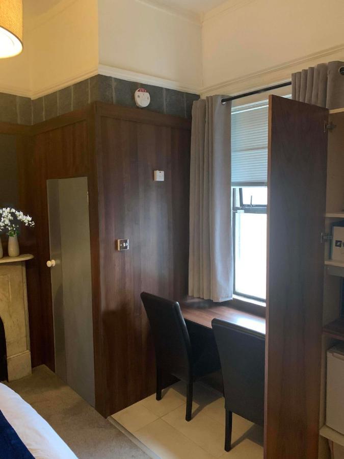 Upstairs Studio - Private Kitchenette And Small En-Suite Dublin Eksteriør billede