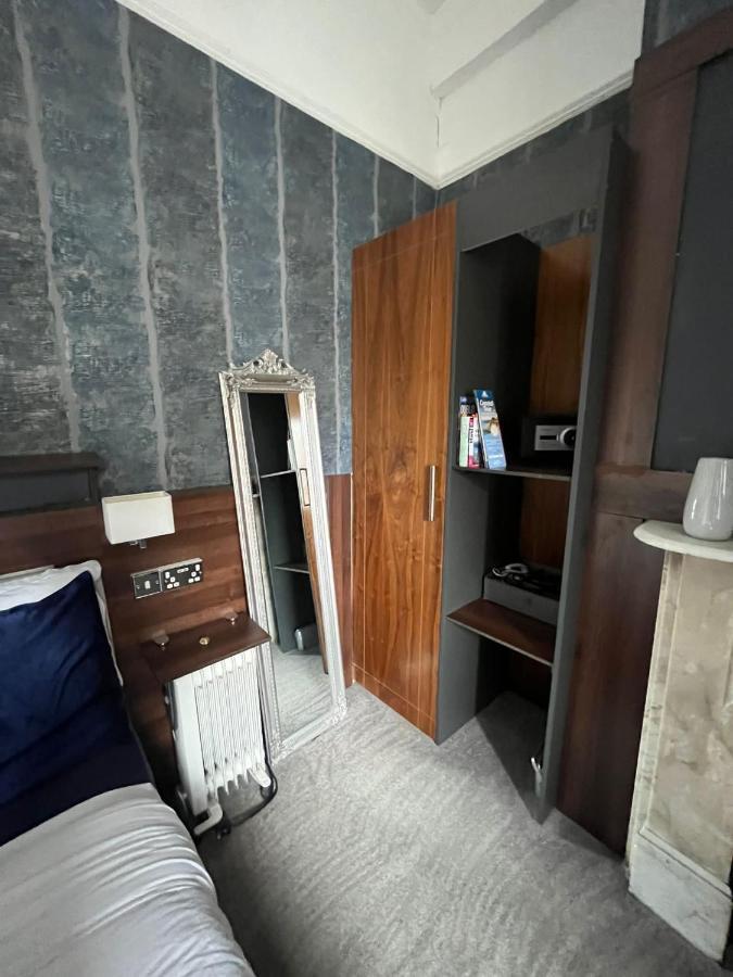 Upstairs Studio - Private Kitchenette And Small En-Suite Dublin Eksteriør billede